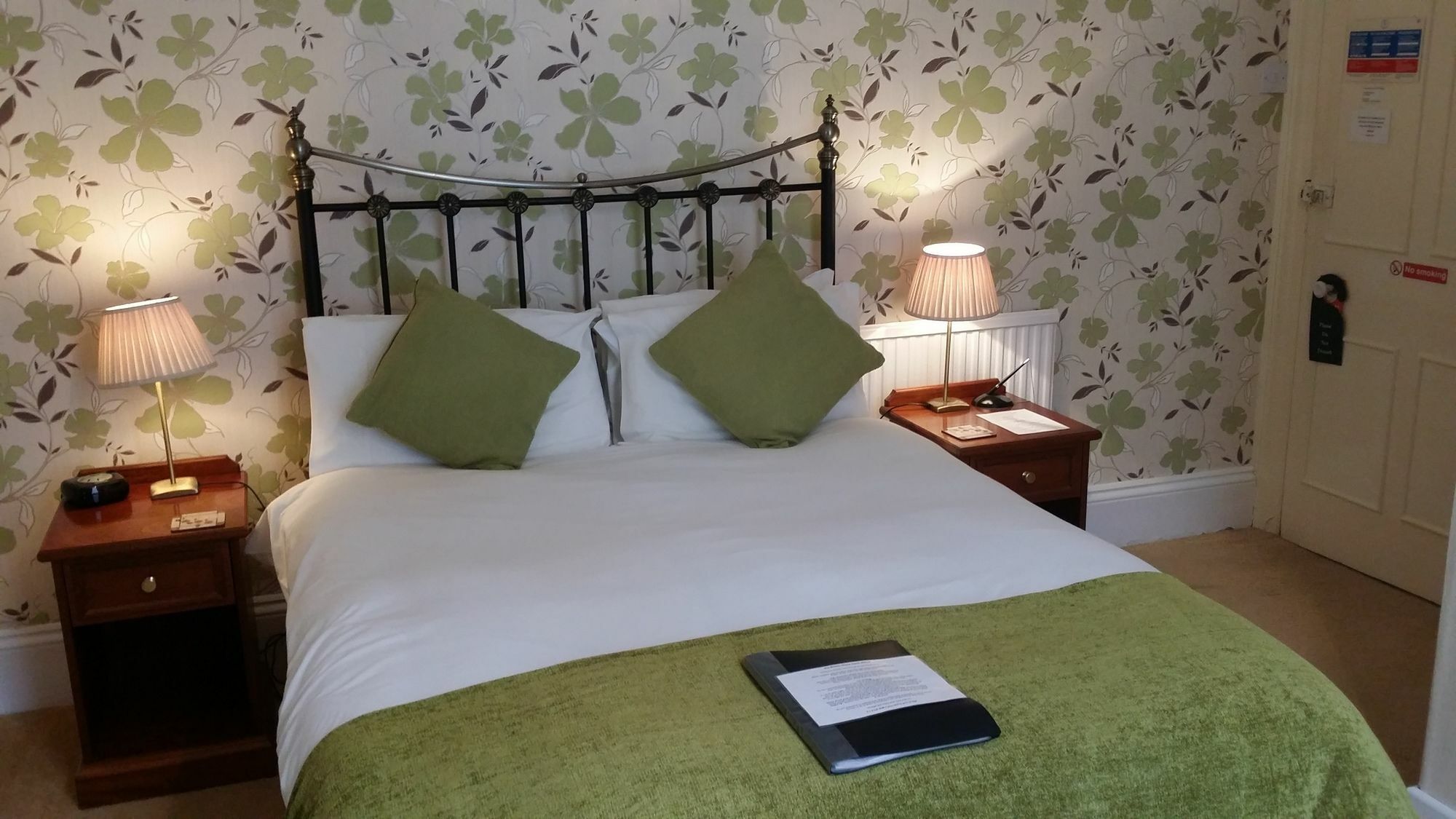 The Earlsdale Bed And Breakfast Ilfracombe Bagian luar foto