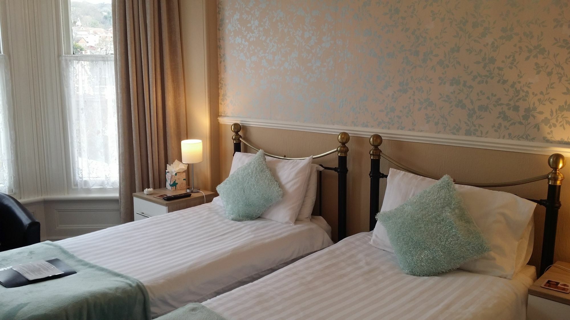 The Earlsdale Bed And Breakfast Ilfracombe Bagian luar foto